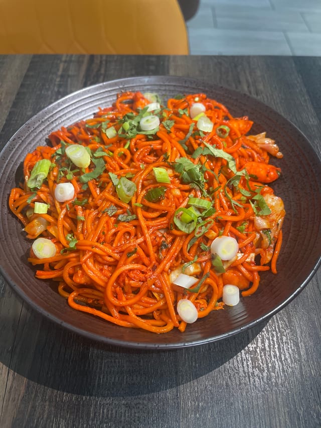 Schezwan Hakka Noodles.